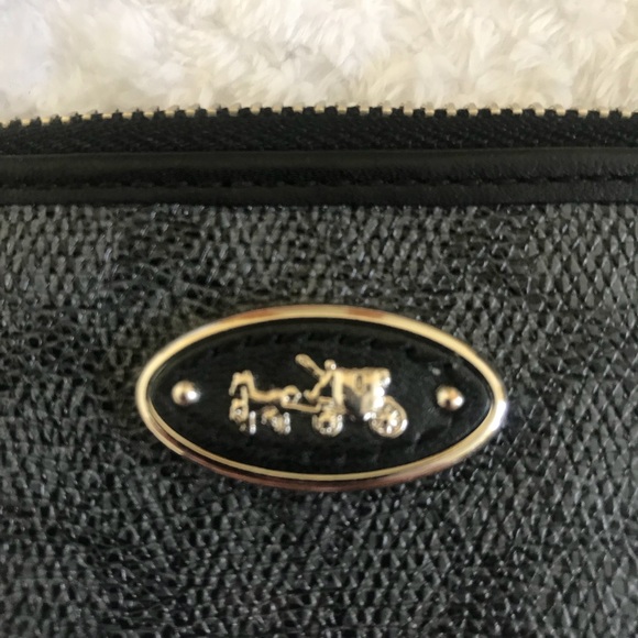 Coach Wristlet - Picture 4 of 4